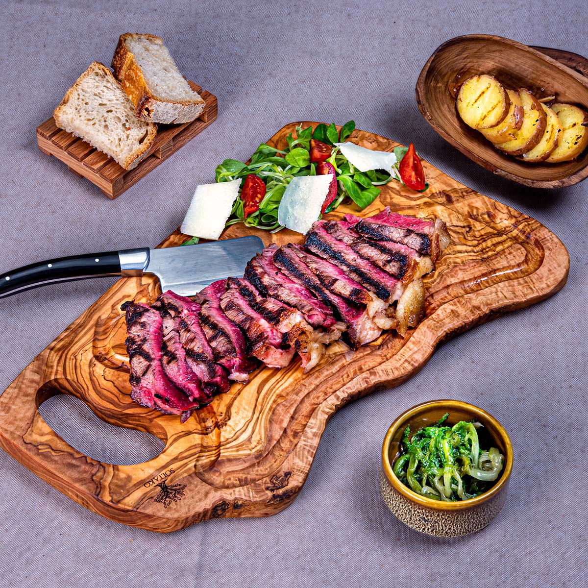 Olivenholz-Eleganz: Upgrade für deine Grill-Ausstattung