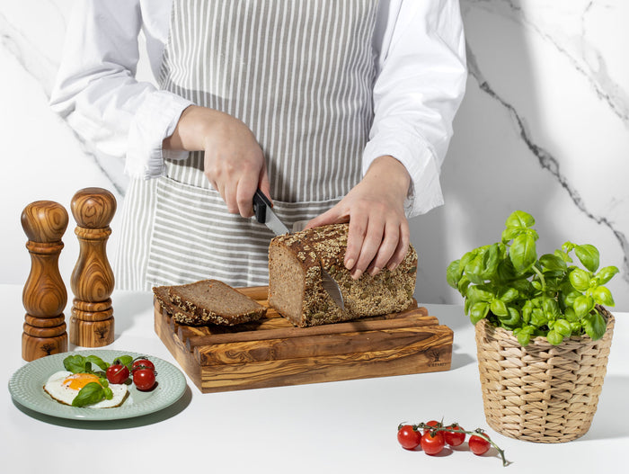 Brotschneidebrett aus Olivenholz