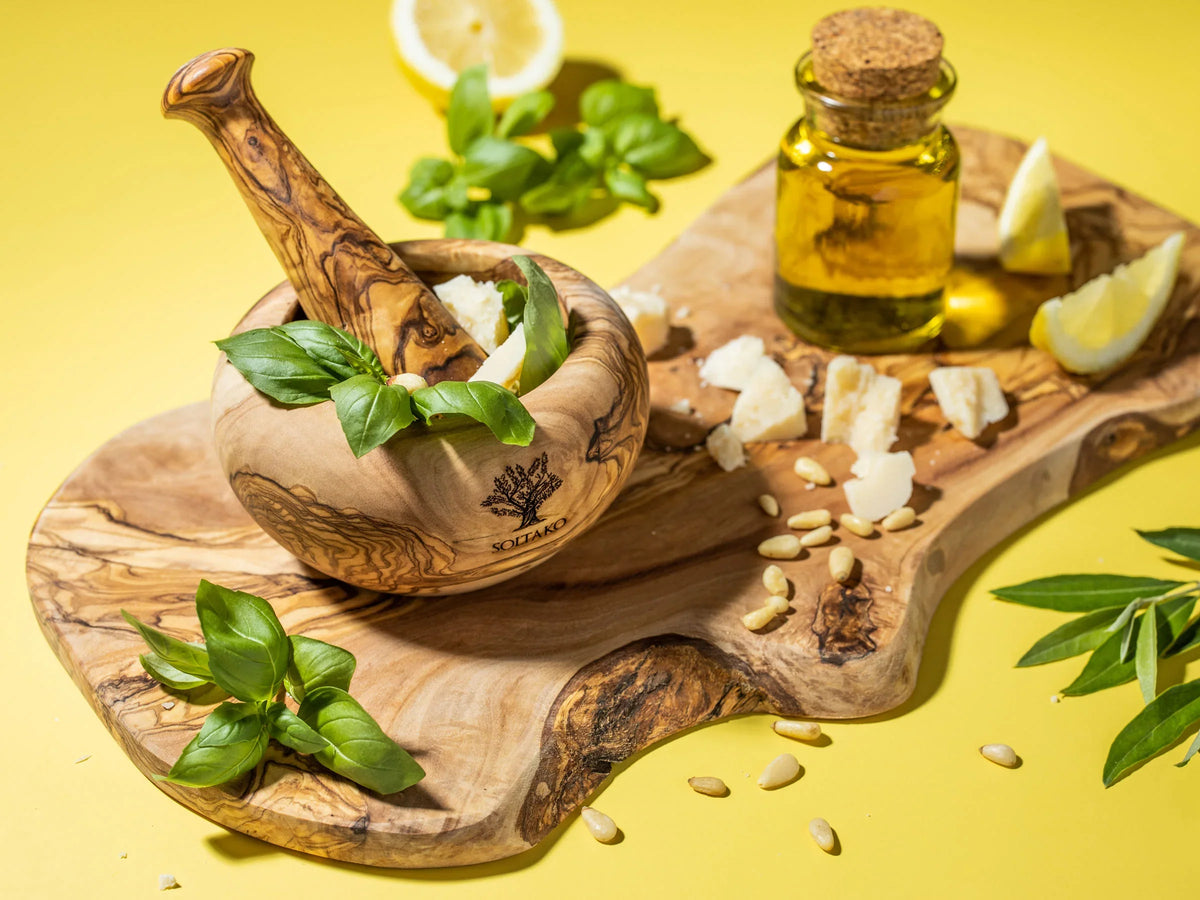 Mörser aus Olivenholz: Das Geheimnis des perfekten Pestos